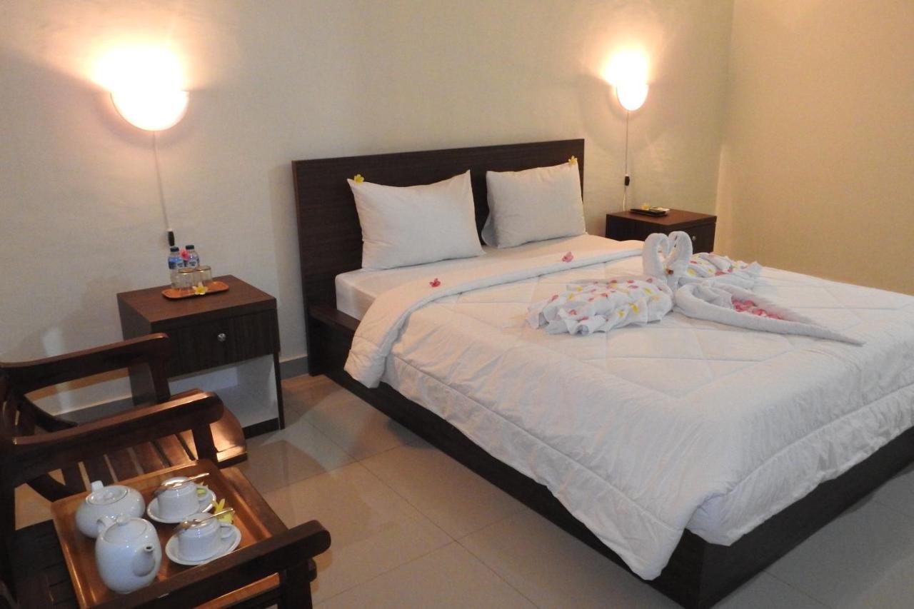 D'Batur Hotel Senggigi Buitenkant foto
