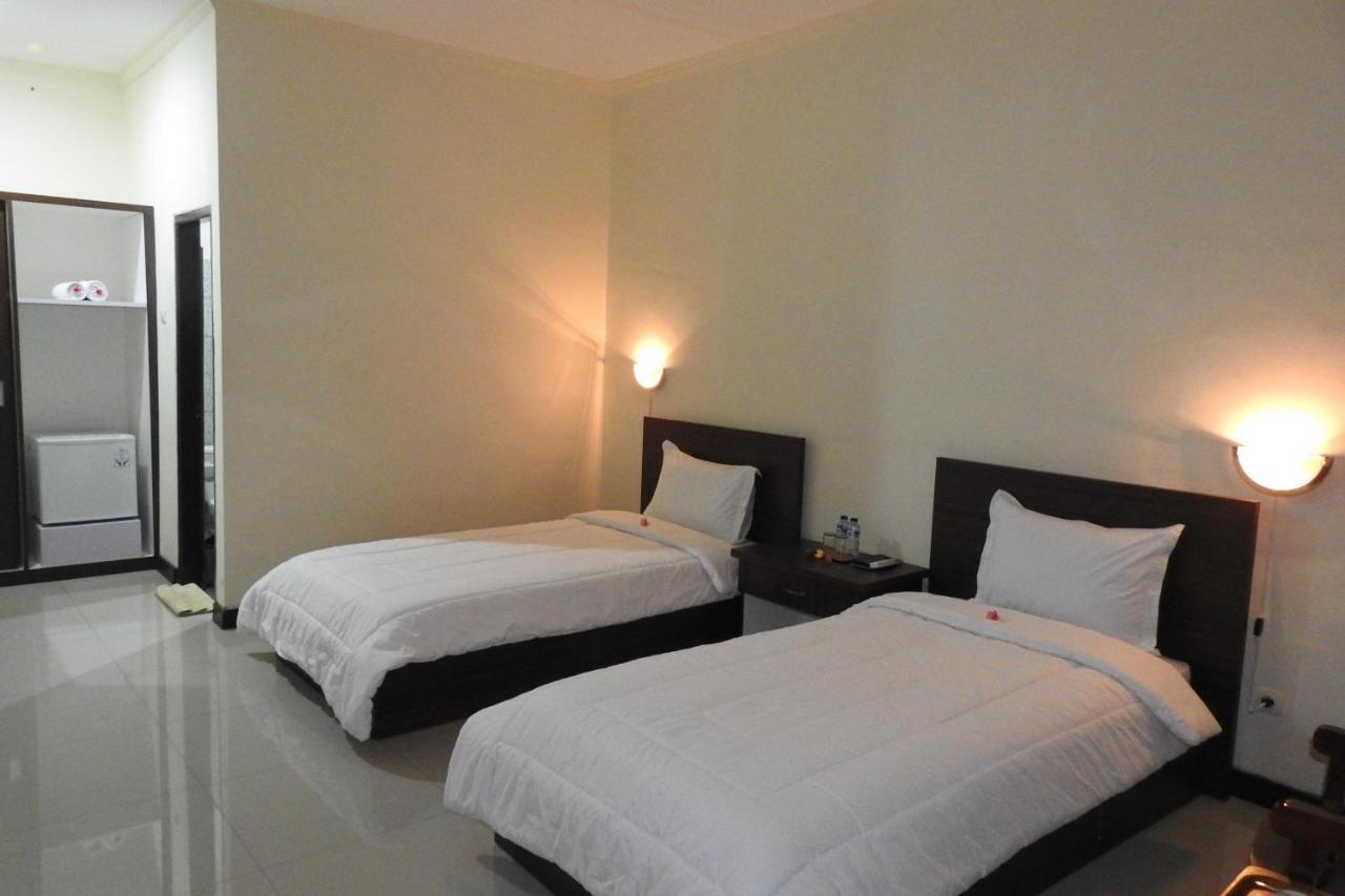 D'Batur Hotel Senggigi Buitenkant foto