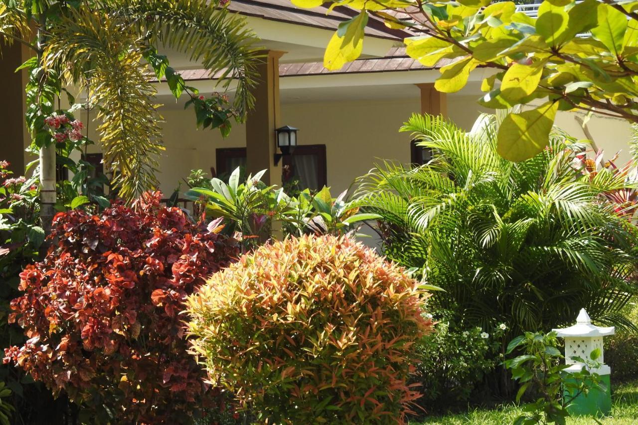 D'Batur Hotel Senggigi Buitenkant foto