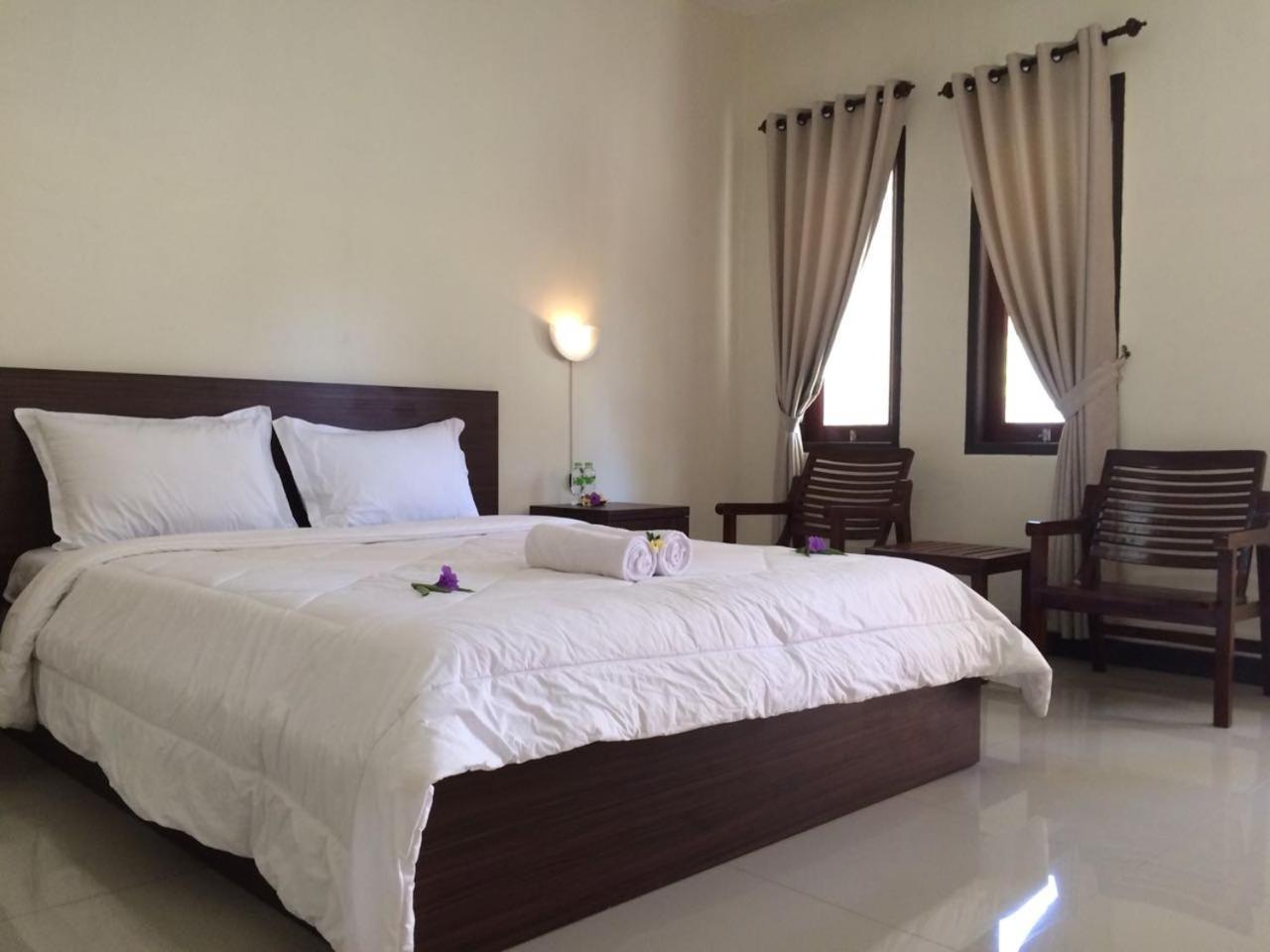 D'Batur Hotel Senggigi Buitenkant foto