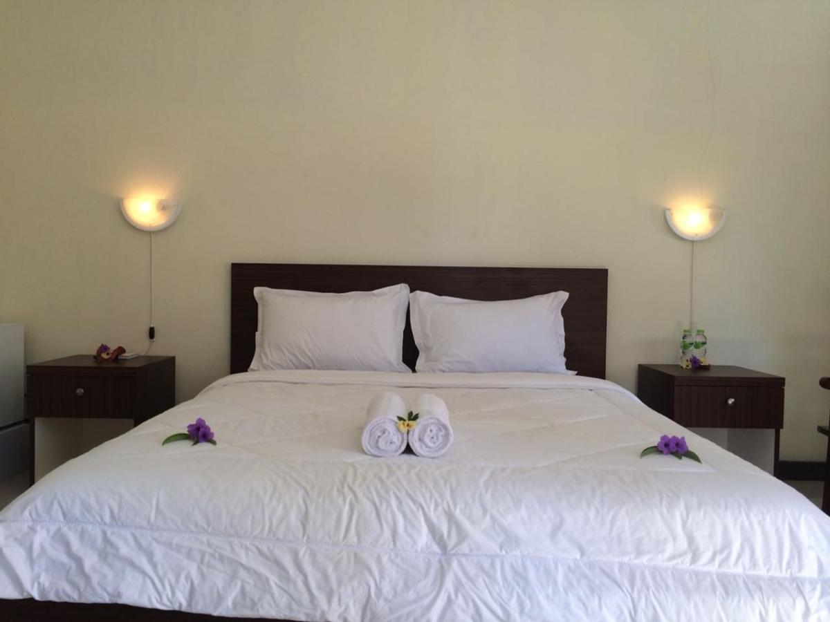 D'Batur Hotel Senggigi Buitenkant foto