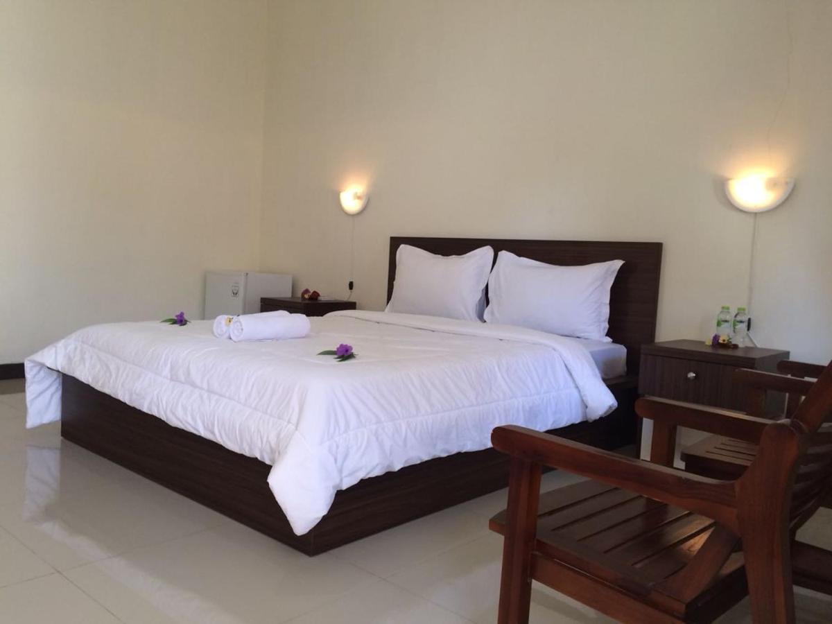 D'Batur Hotel Senggigi Buitenkant foto