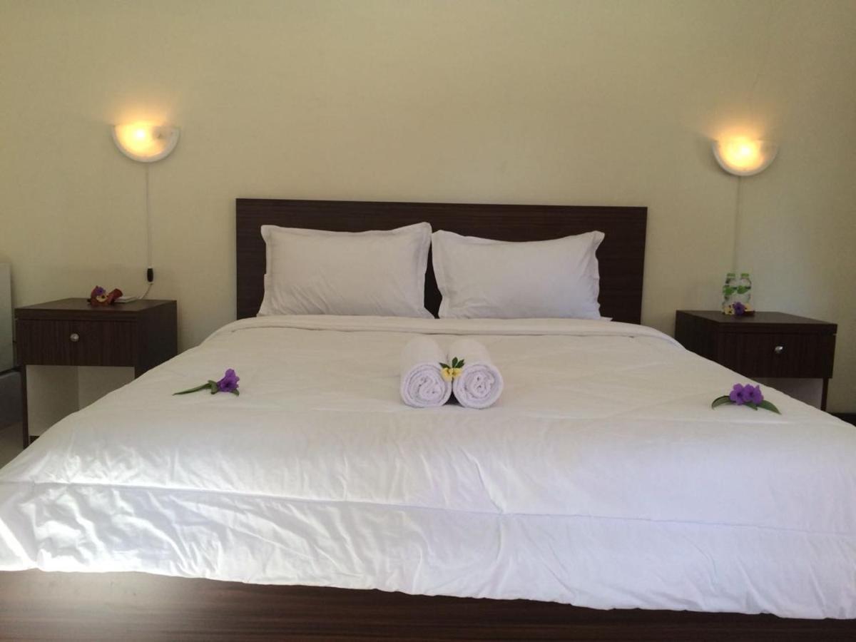 D'Batur Hotel Senggigi Buitenkant foto