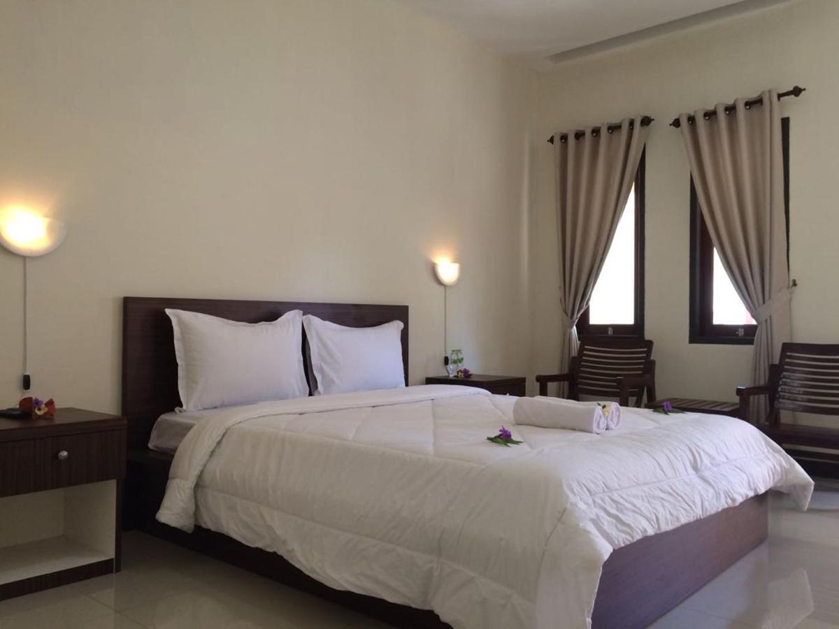 D'Batur Hotel Senggigi Buitenkant foto
