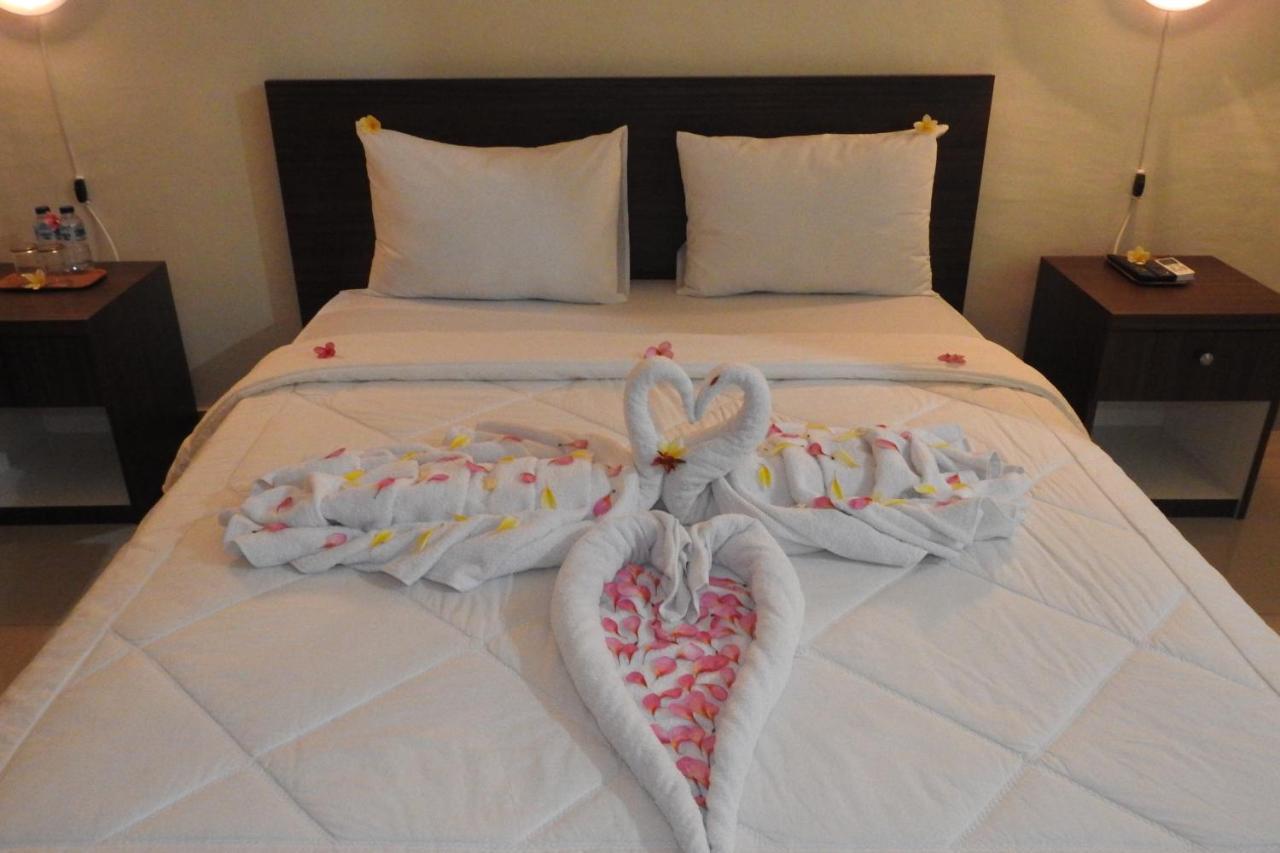 D'Batur Hotel Senggigi Buitenkant foto