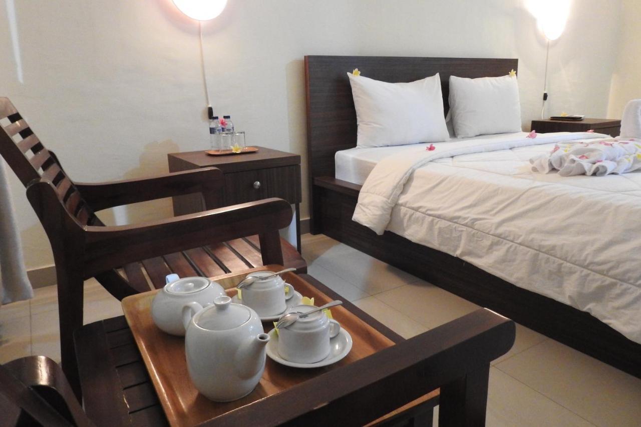 D'Batur Hotel Senggigi Buitenkant foto