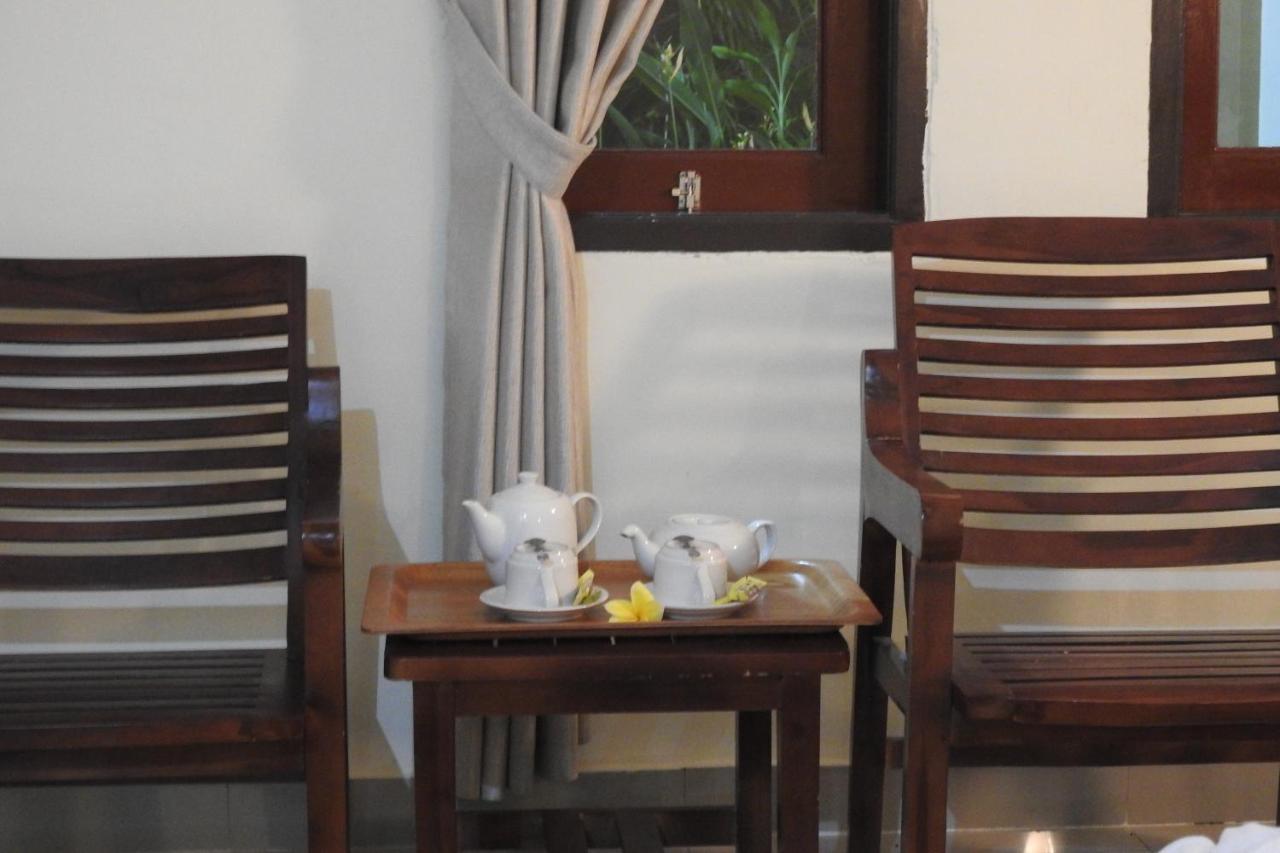 D'Batur Hotel Senggigi Buitenkant foto