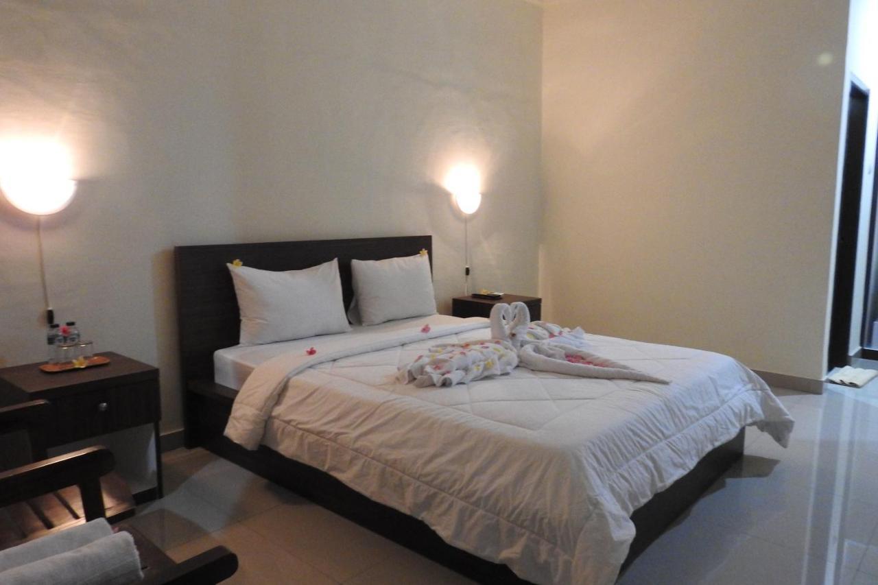 D'Batur Hotel Senggigi Buitenkant foto