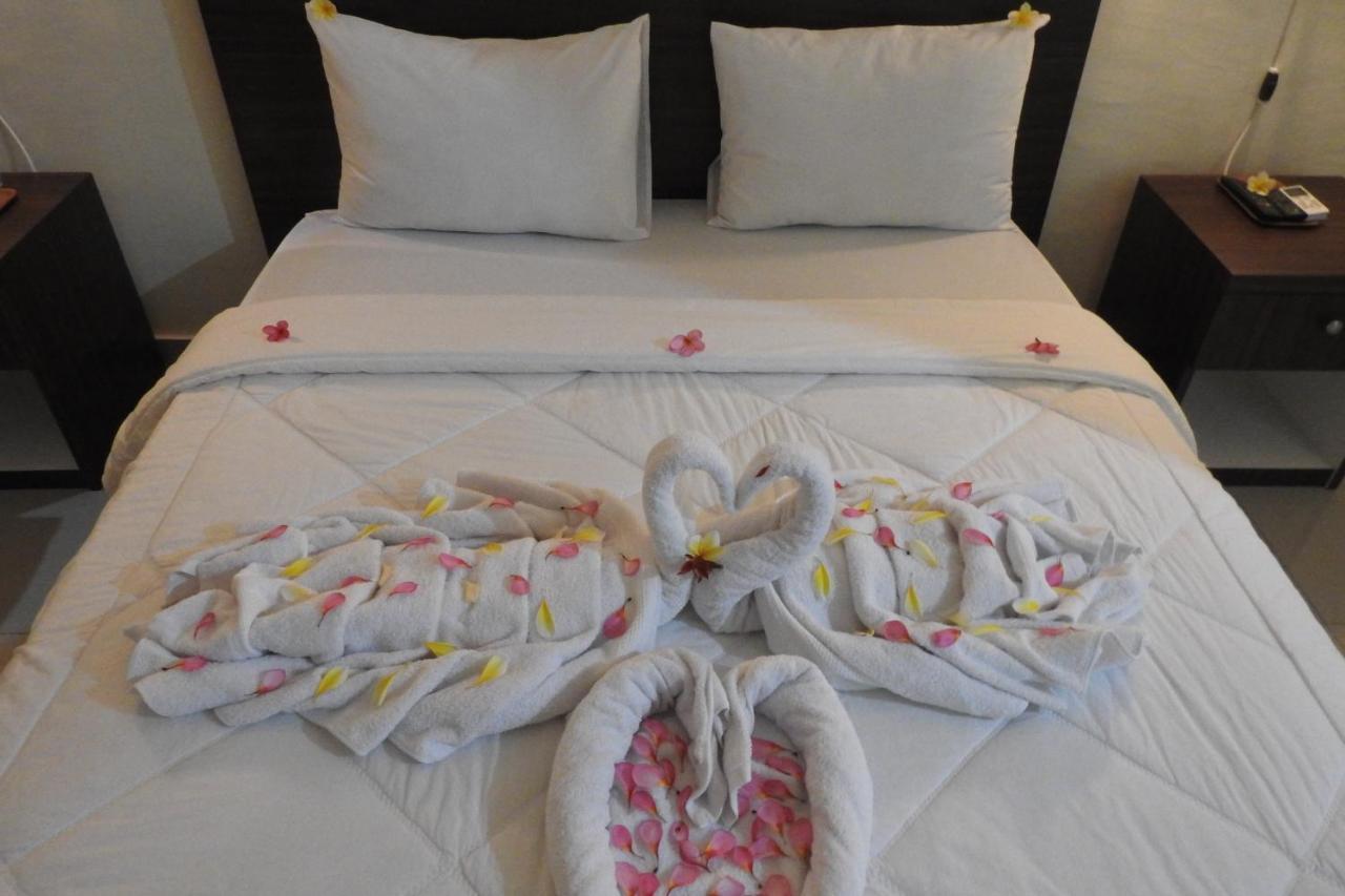 D'Batur Hotel Senggigi Buitenkant foto