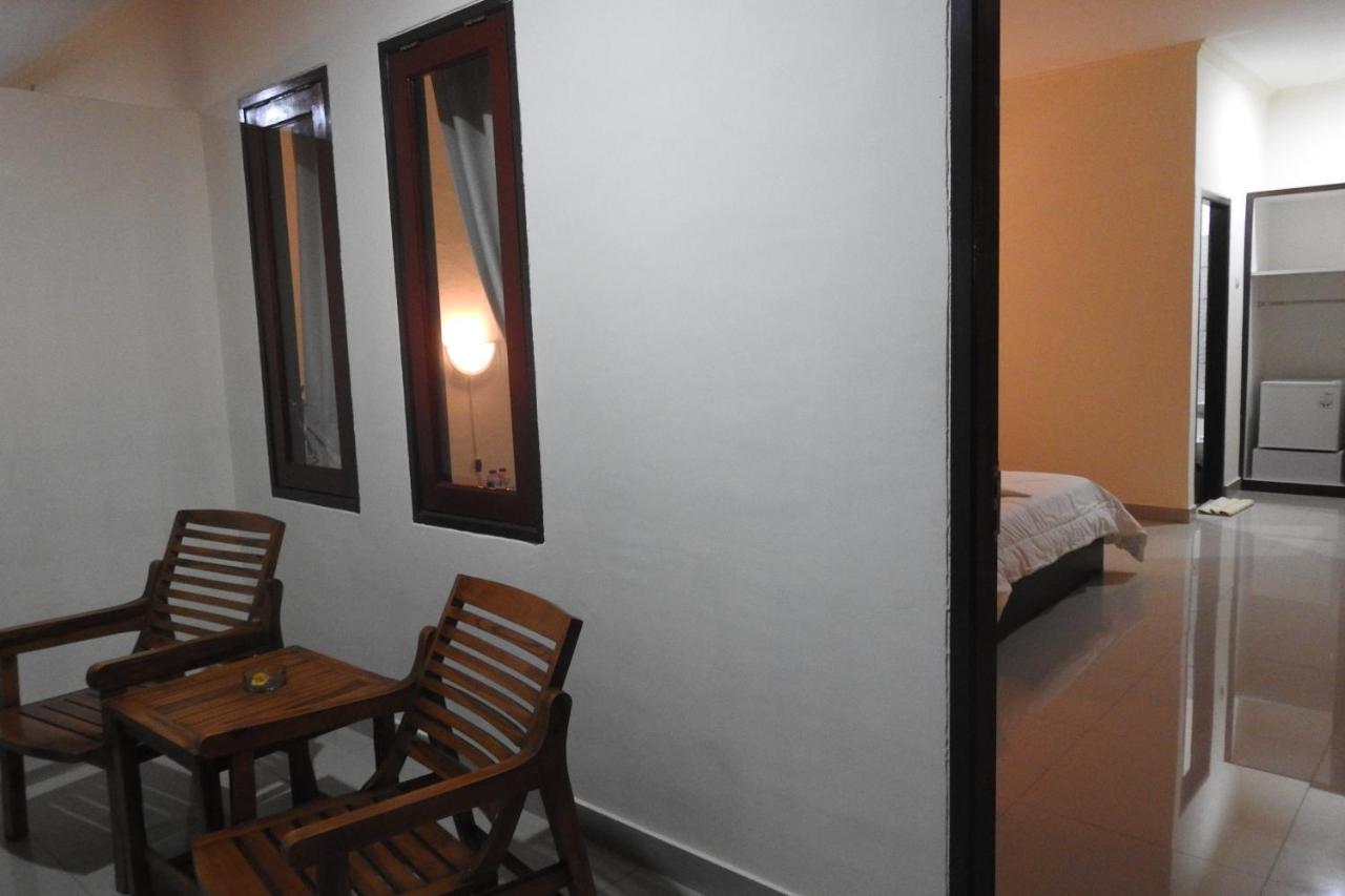 D'Batur Hotel Senggigi Buitenkant foto