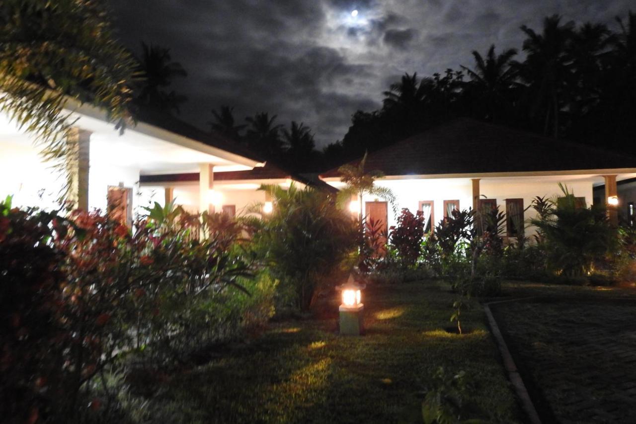 D'Batur Hotel Senggigi Buitenkant foto