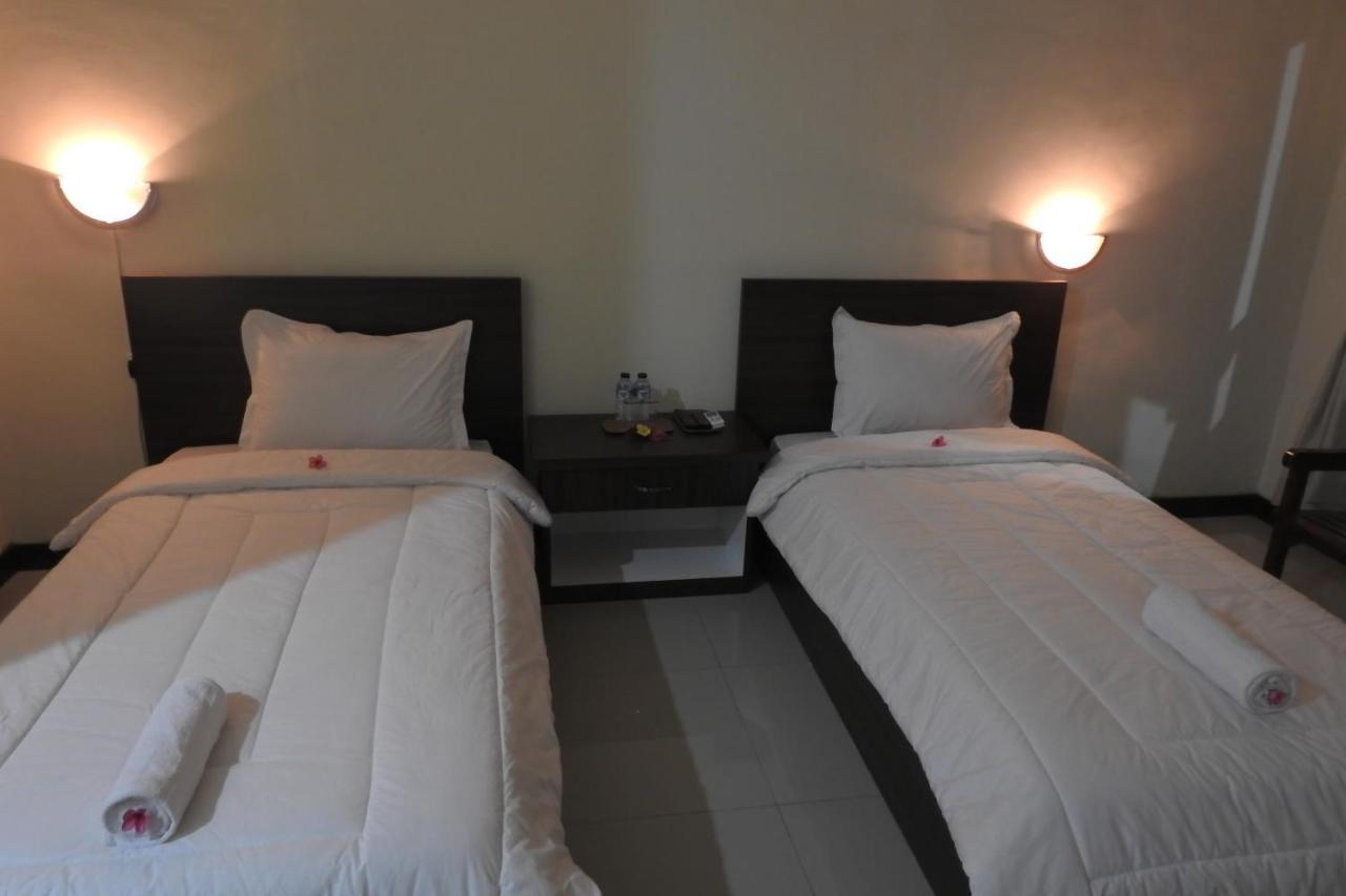 D'Batur Hotel Senggigi Buitenkant foto