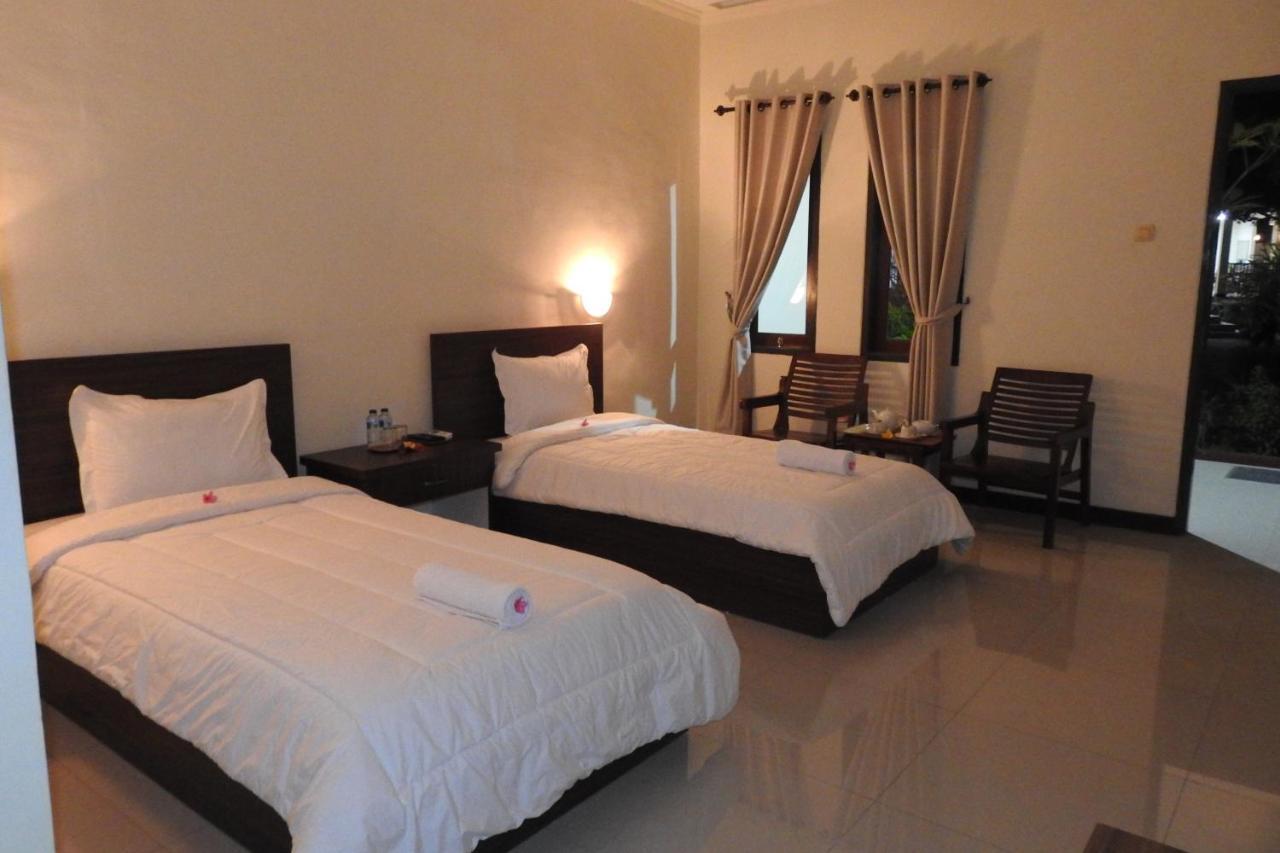 D'Batur Hotel Senggigi Buitenkant foto